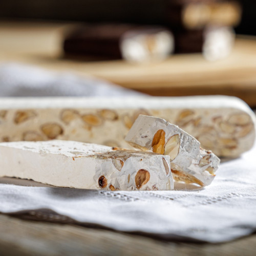 Torrone Bianco Mandorlato